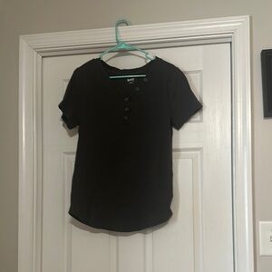 Deluth trading company size medium vneck button tshirt size M